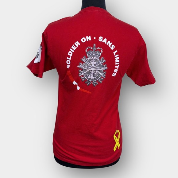 Soldier On Canadian Armed Forces Red T-Shirt Fruit of the Loom Small CAF - Picture 3 of 8